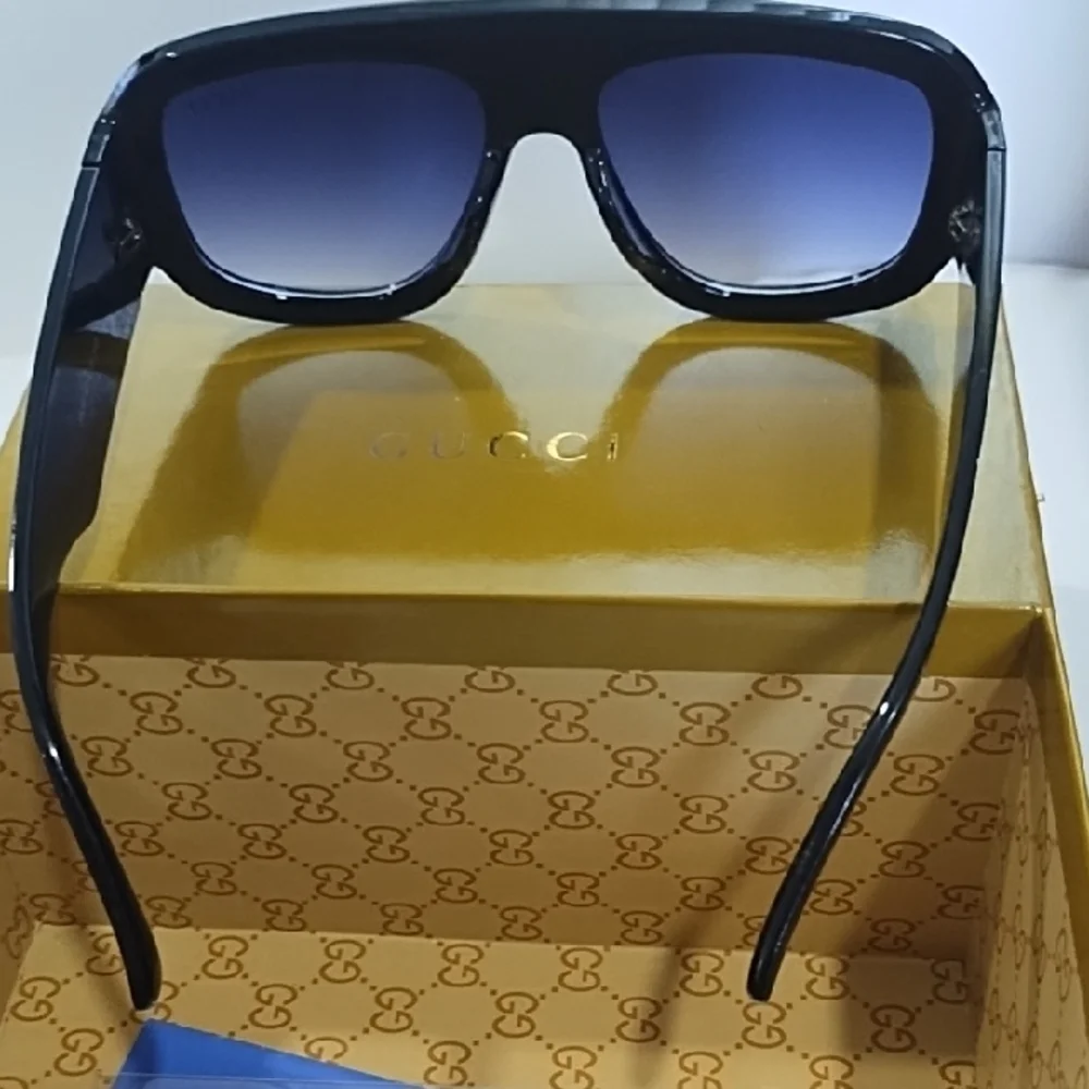 Gucci Black Sunglasses with Gold Case - Picture 7 of 10